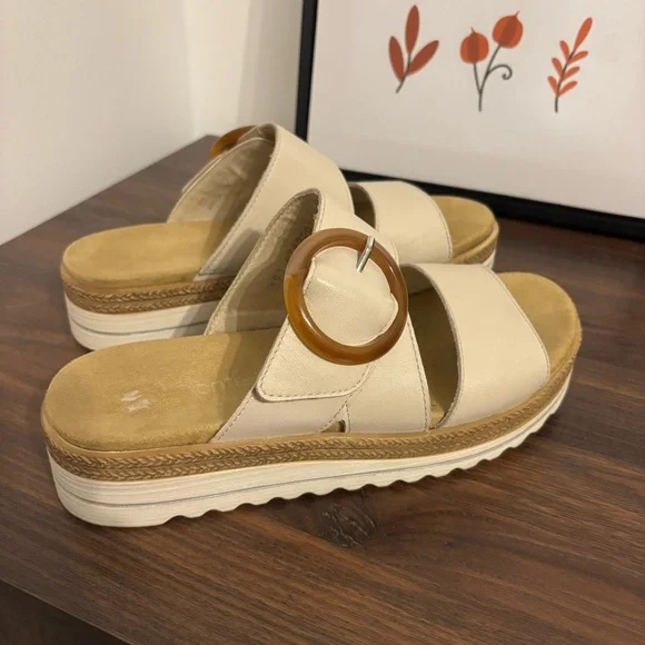 Remonte Jocelyn Slide in Copper - Picture 1 of 10